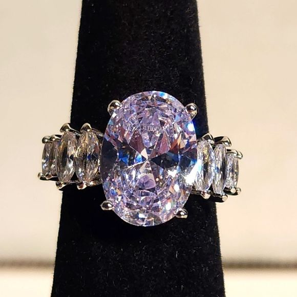 Aprilsplace Jewelry - BIG OVAL MARQUISE ACCENTS RING